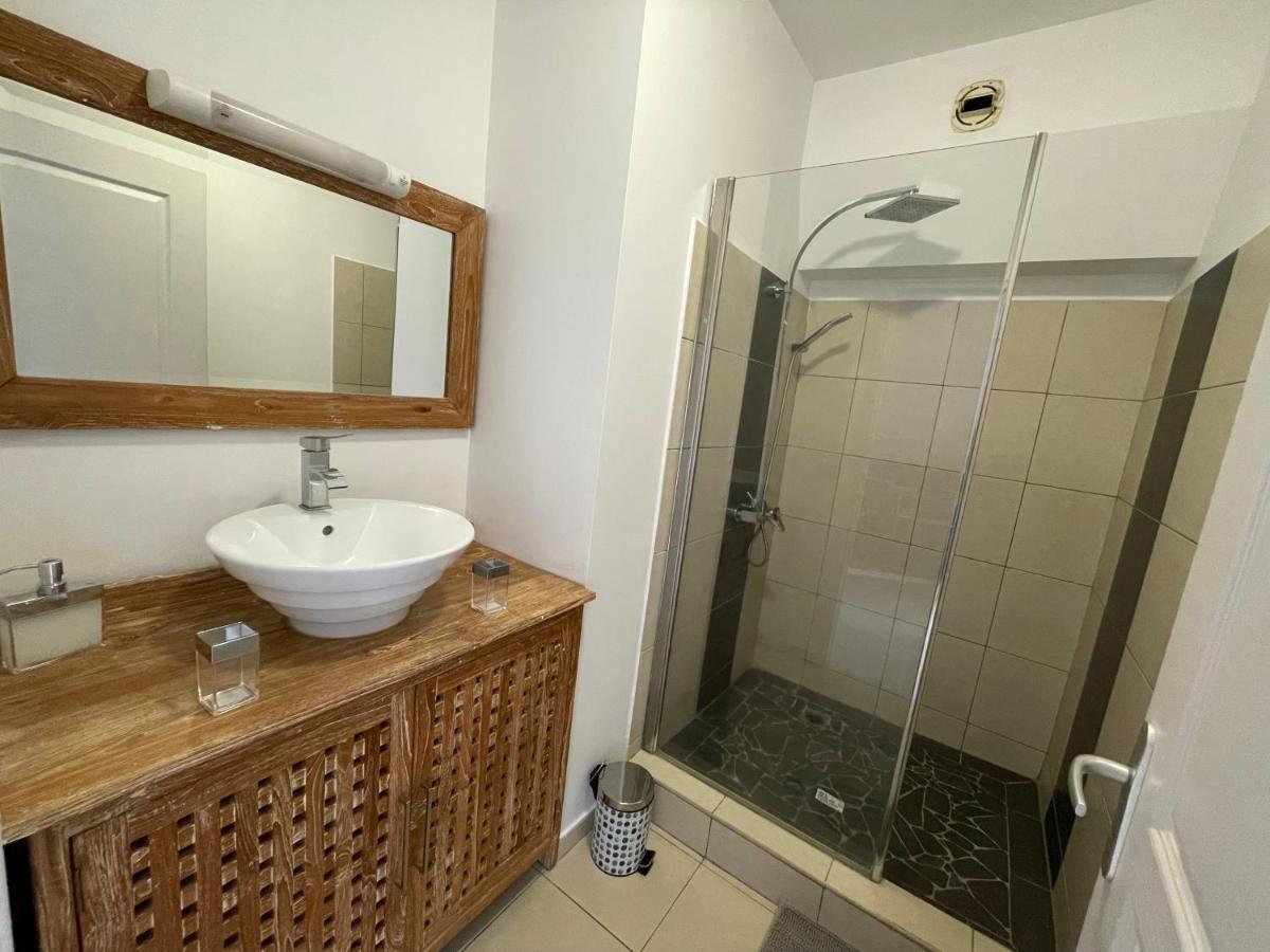 Chez Sophie Et Baptiste Apartment Папеете Стая снимка